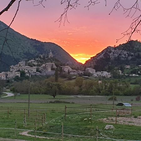 Mas De Reilhanette Montbrun-les-Bains Exteriér fotografie