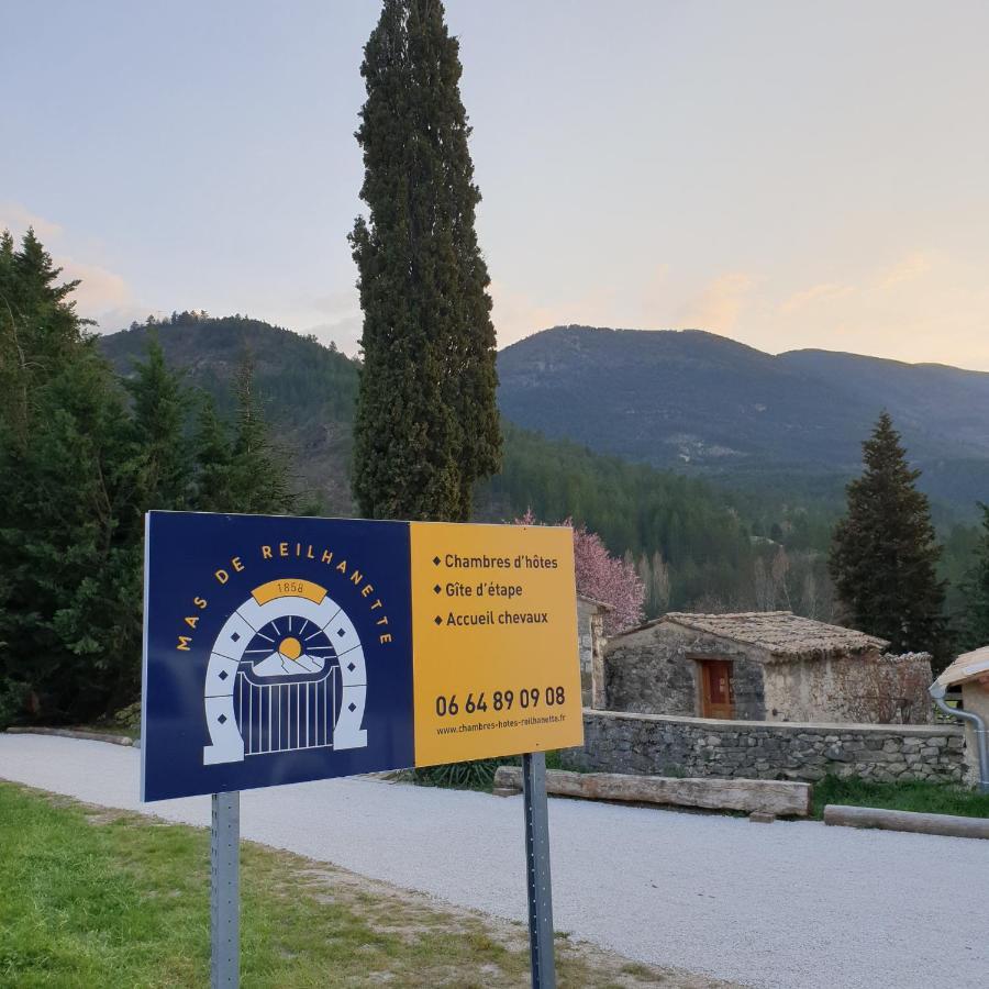 Mas De Reilhanette Montbrun-les-Bains Exteriér fotografie