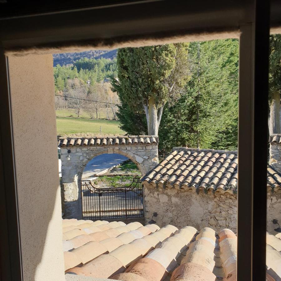 Mas De Reilhanette Montbrun-les-Bains Exteriér fotografie